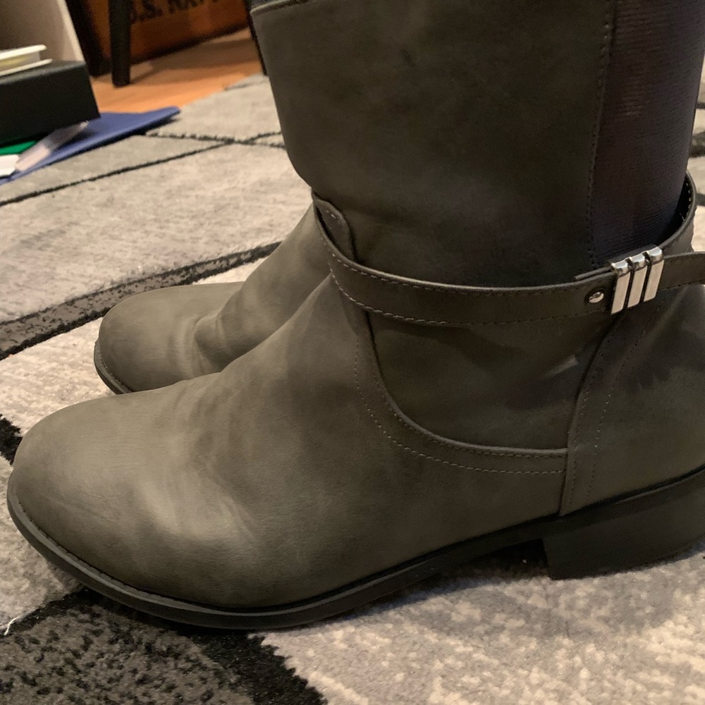 Womens boot gray